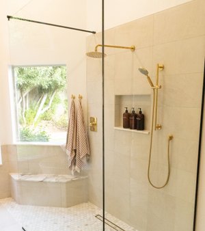 "Inloop douche badkamer Leiderdorp."